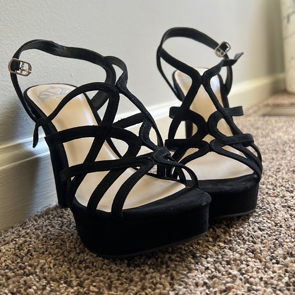 New black heels